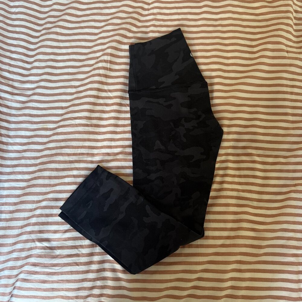 Lululemon Align 25” - Size 4 - Black Camo (Heritage 365 Camo)